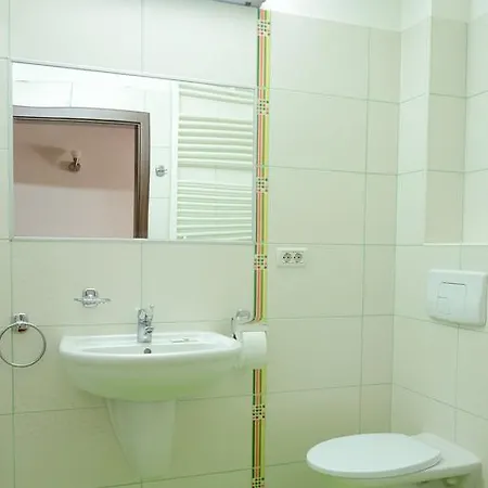 Hotel Trio 2*